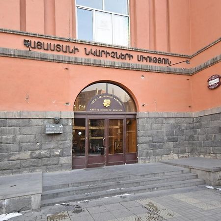 Armenak Apartment No 8, Abovyan Street Erivan Dış mekan fotoğraf