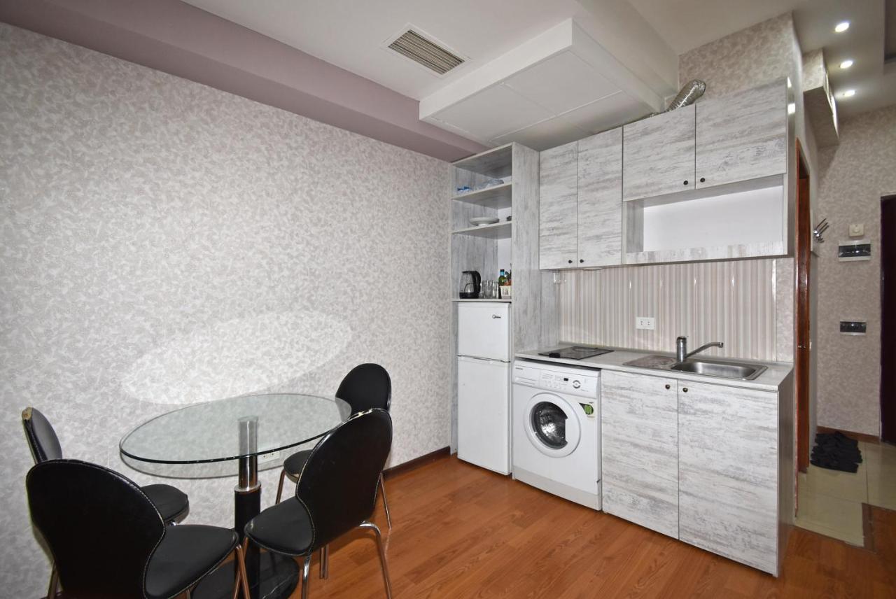 Armenak Apartment No 8, Abovyan Street Erivan Dış mekan fotoğraf