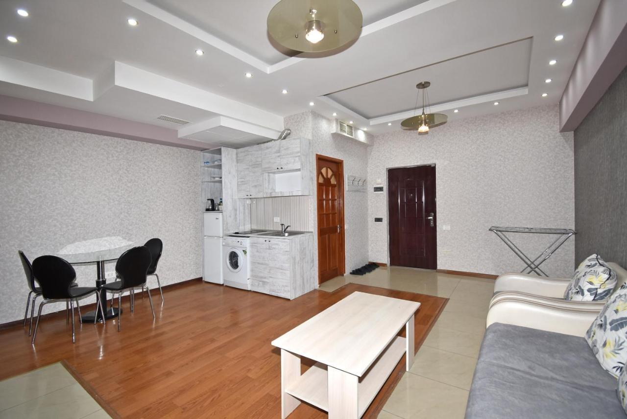 Armenak Apartment No 8, Abovyan Street Erivan Dış mekan fotoğraf