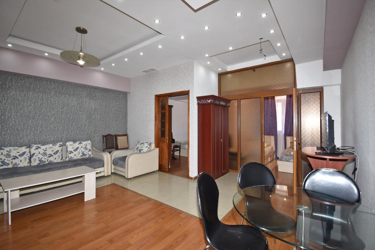 Armenak Apartment No 8, Abovyan Street Erivan Dış mekan fotoğraf
