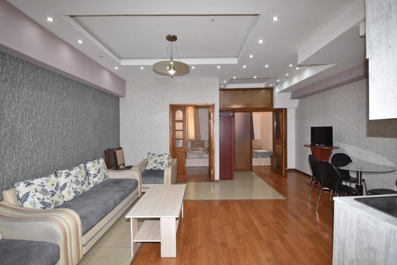 Armenak Apartment No 8, Abovyan Street Erivan Dış mekan fotoğraf