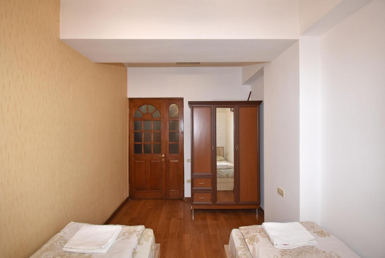 Armenak Apartment No 8, Abovyan Street Erivan Dış mekan fotoğraf